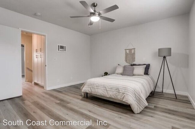 Building Photo - 3958-3966 Riviera Dr