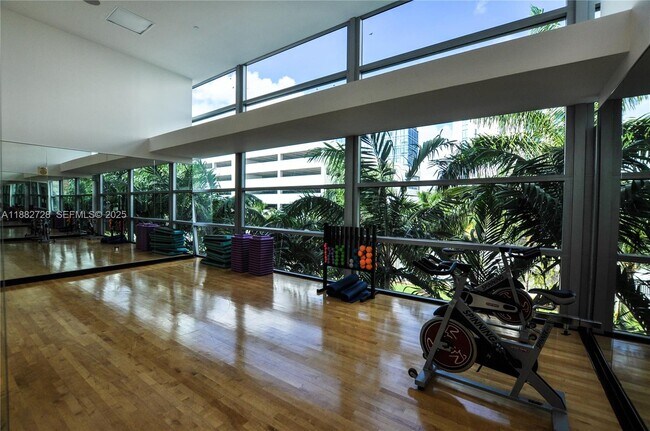 Building Photo - 2950 NE 188th St