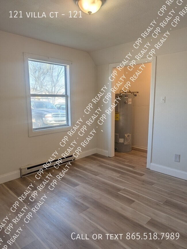 Building Photo - 121 Villa Ct