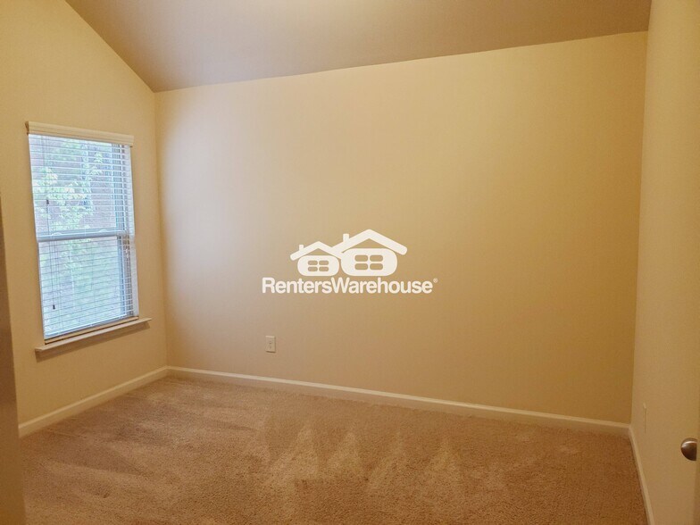 Building Photo - 1820 Homeside Dr