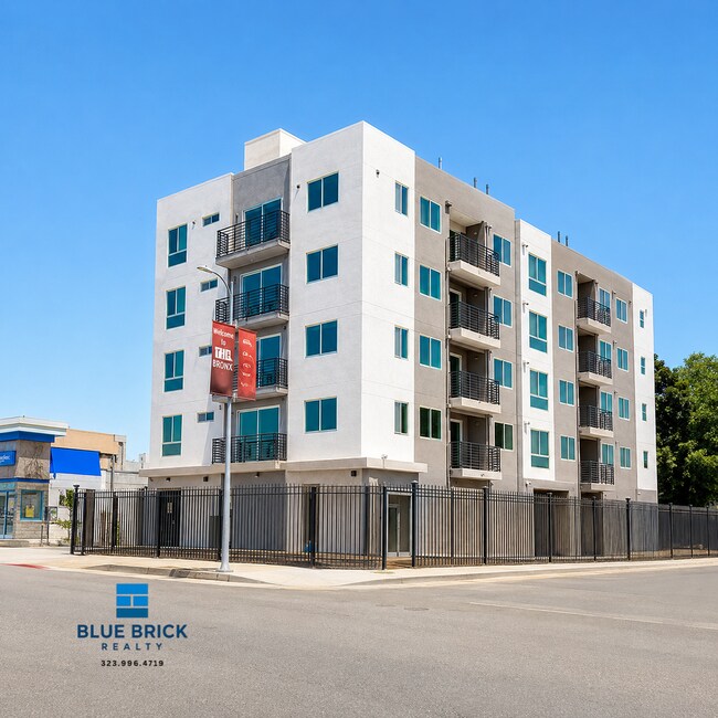 Building Photo - 4324 Vermont Ave