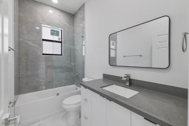 Building Photo - 3913 4th St SW