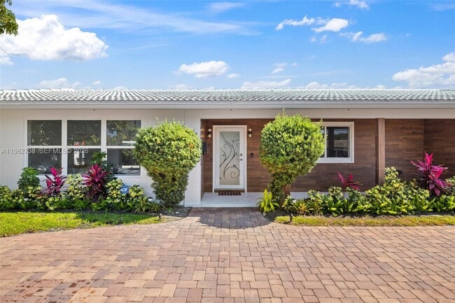 Building Photo - 2816 NE 35th St