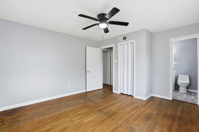 Building Photo - 3917 Anita St