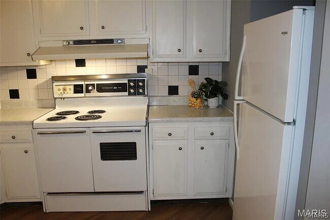 Building Photo - 5003 Cavalier Ct