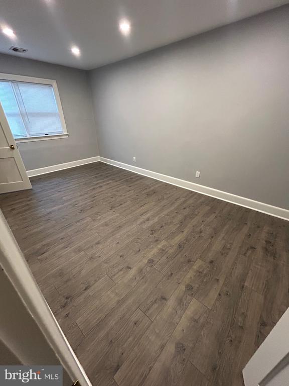 Building Photo - 336 Main St