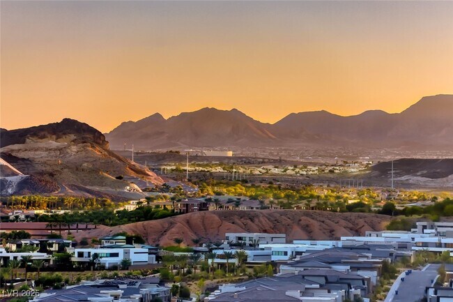 Building Photo - 375 Portus Delphini Ct