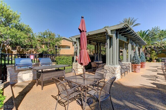 Building Photo - 8733 Red Brook Dr