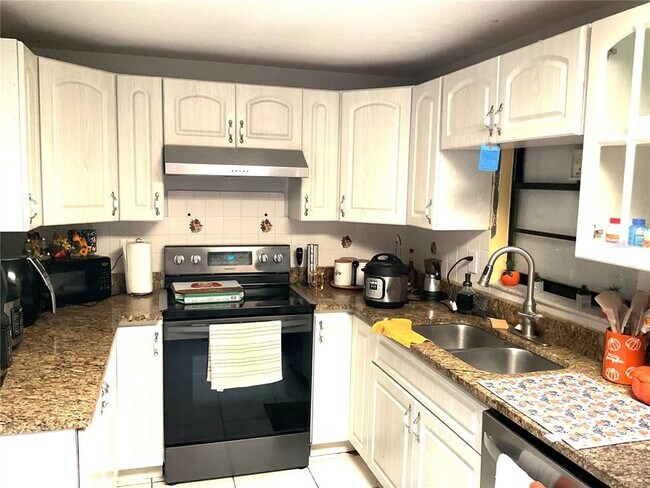 Building Photo - 9315 Candlemaker Ct