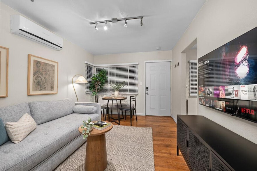 Building Photo - 233 28th St