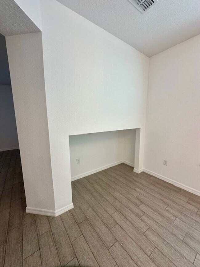Building Photo - 4 bed 2.5 bath in WINDERMERE TRAILS!