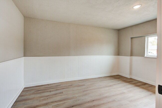 Building Photo - 320 NW 86th St
