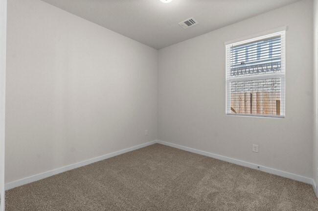 Building Photo - 9419 Herons Preserve