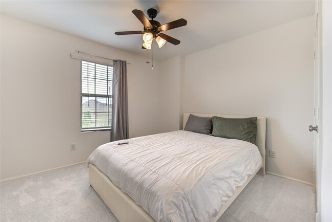 Building Photo - 26627 Ledgemont Dr