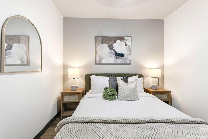 Building Photo - 611 Commerce St