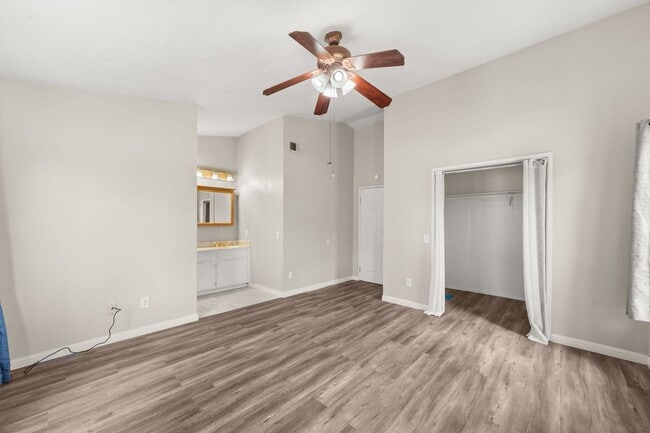 Building Photo - Beautiful large corner lot