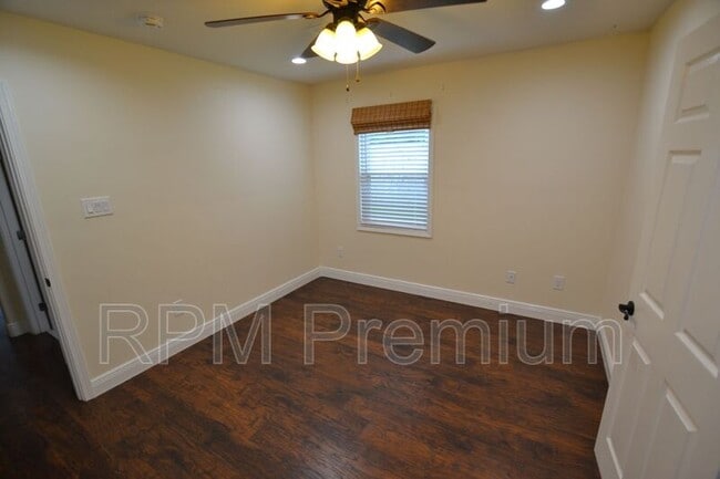 Building Photo - 9516 Gassie St