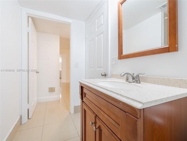 Building Photo - 9955 Westview Dr