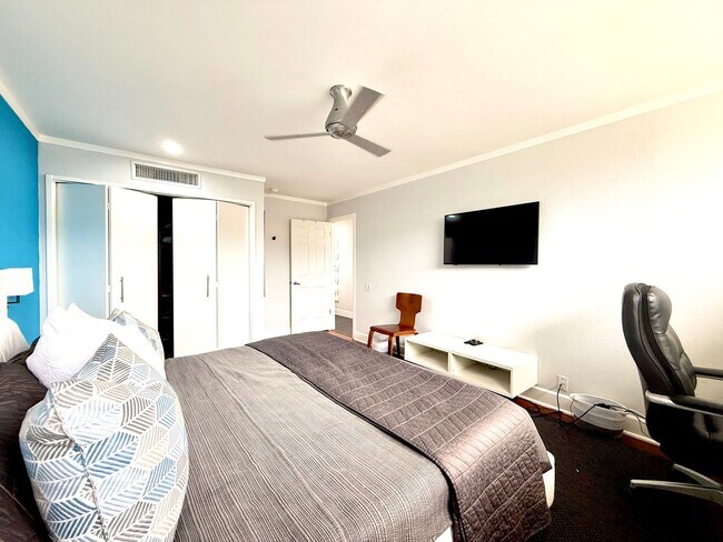 Building Photo - Furnished One Bedroom - Smoke Tree Raquet Club