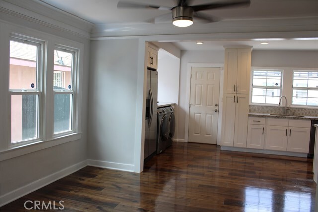 Building Photo - 1655 W 39th St