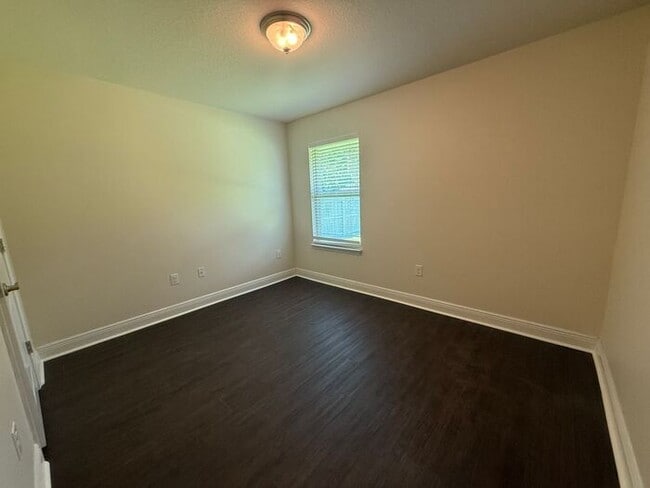 Building Photo - Gulf Breeze - Shadow Lakes - 4 bedroom, 2 ...