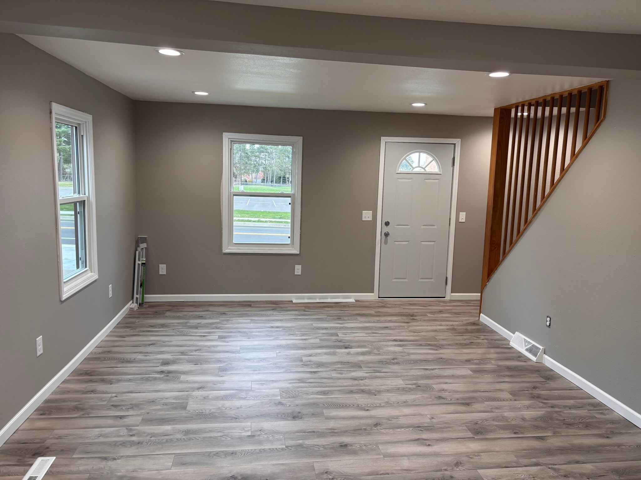 Building Photo - 611 W Randolph St