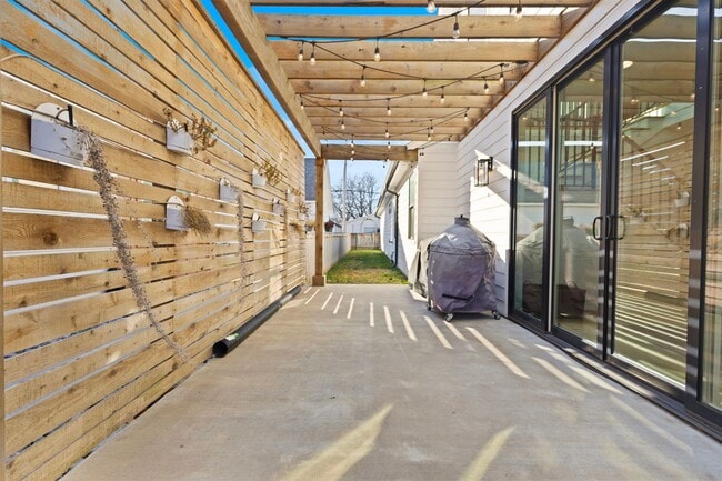 Building Photo - Luxury Rental in the Heart of the Rose District