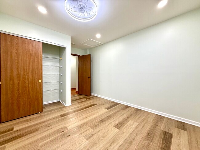 Building Photo - 2449 Carlton Dr