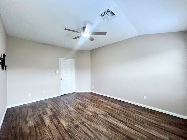Building Photo - 11750 Pinemeade Ln