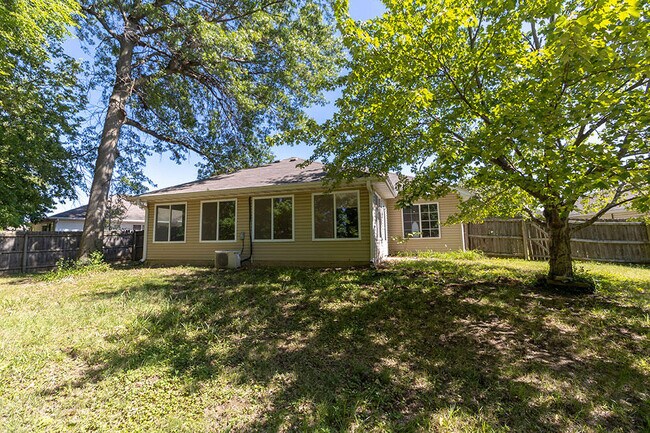 Building Photo - 1404 Jean Rae Dr