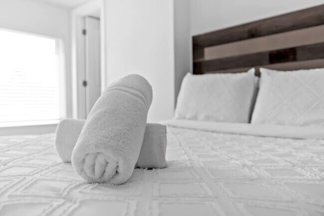 Building Photo - 871 NW 23rd Terrace