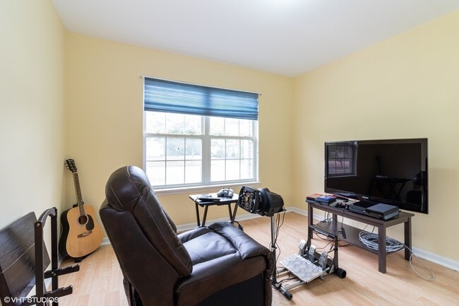 Building Photo - 3007 Chestnut Pointe Dr