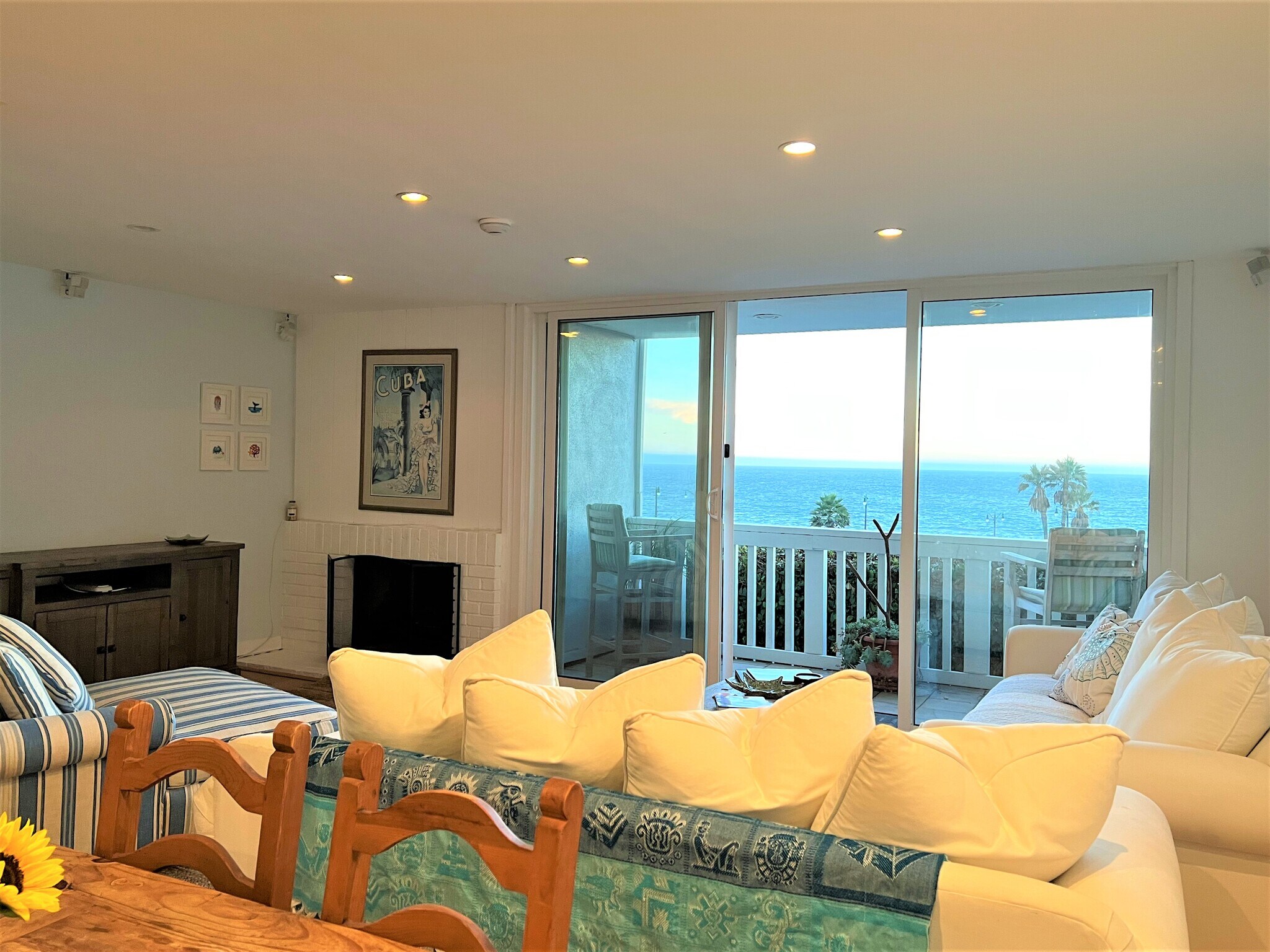 Cozy Living room with wood burning fireplace - 665 The Village