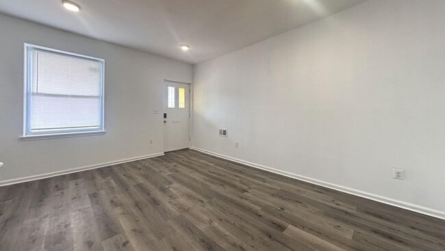 Building Photo - Modern Four-Bedroom Row Home in Kingsessing