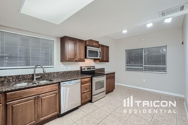 Building Photo - 217 S Shadow Bay Dr