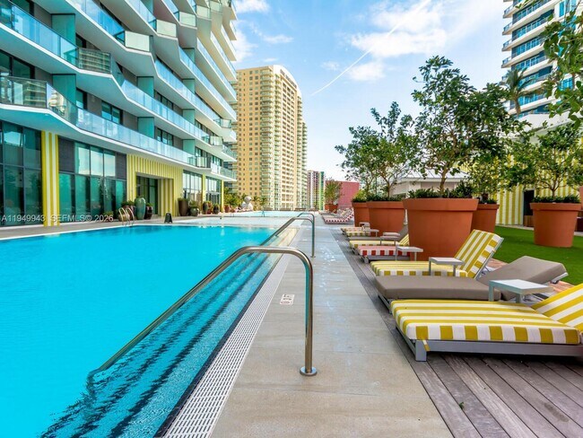 Building Photo - 1300 S Miami Ave