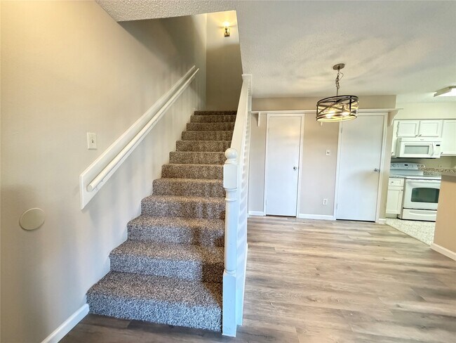 Building Photo - 1515 Sandy Springs Rd