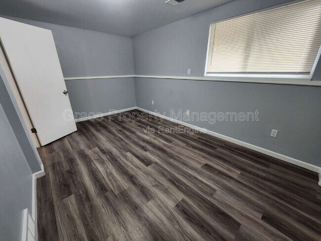 Building Photo - 774 W Cleveland Cir