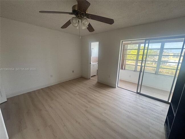 Building Photo - 20320 NE 2nd Ave