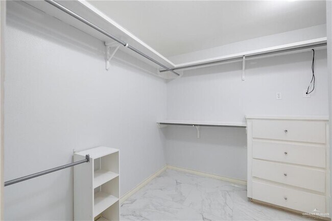 Building Photo - 22 E Beech St