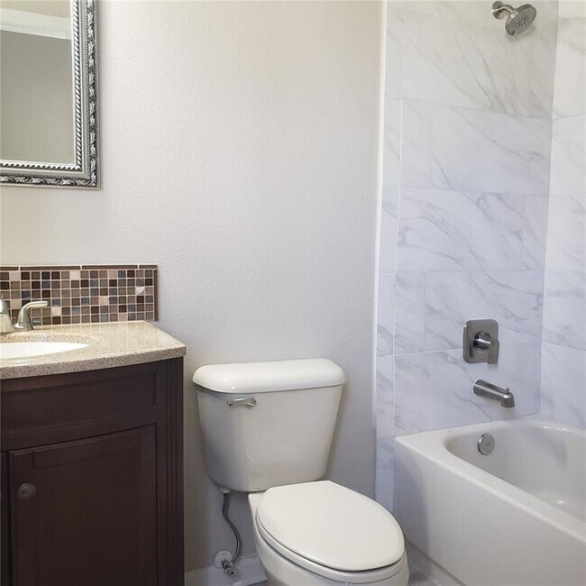 Building Photo - 25638 Ferdinand Ct