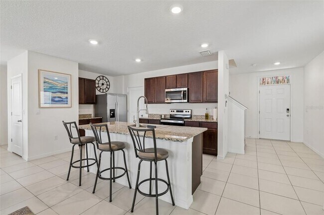 Building Photo - 17053 Oval Rum Dr