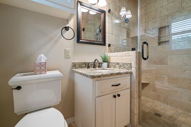 Building Photo - 2407 Willowby Dr