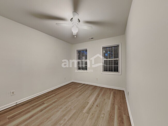 Building Photo - 2601 Trailwood Hills Dr