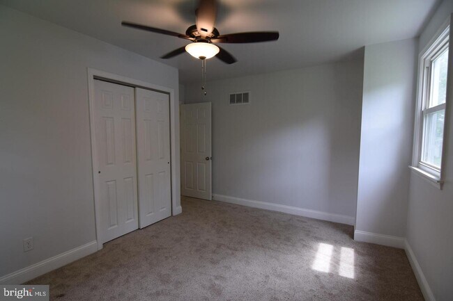 Building Photo - 217 Limestone Ln