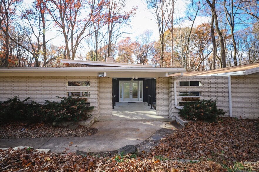 Front of house - 3916 Malcolm Ct