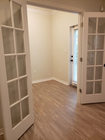 Building Photo - 1301 Treasure Cove