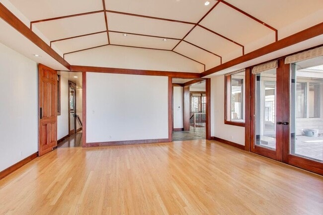 Building Photo - 28 Meadow Rd