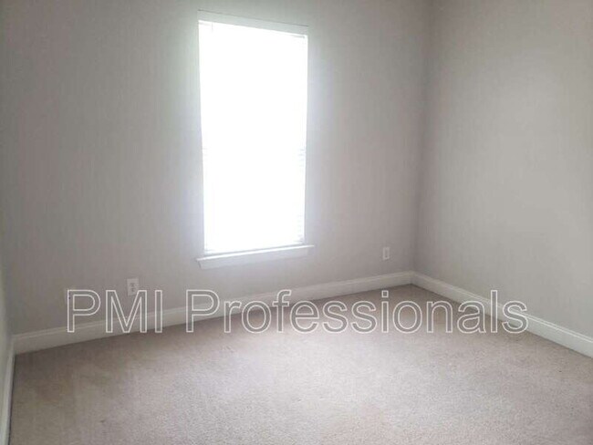 Building Photo - 1205 Cascade Falls Dr
