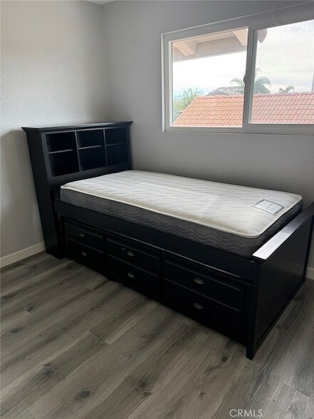 Building Photo - 408 N Flower St